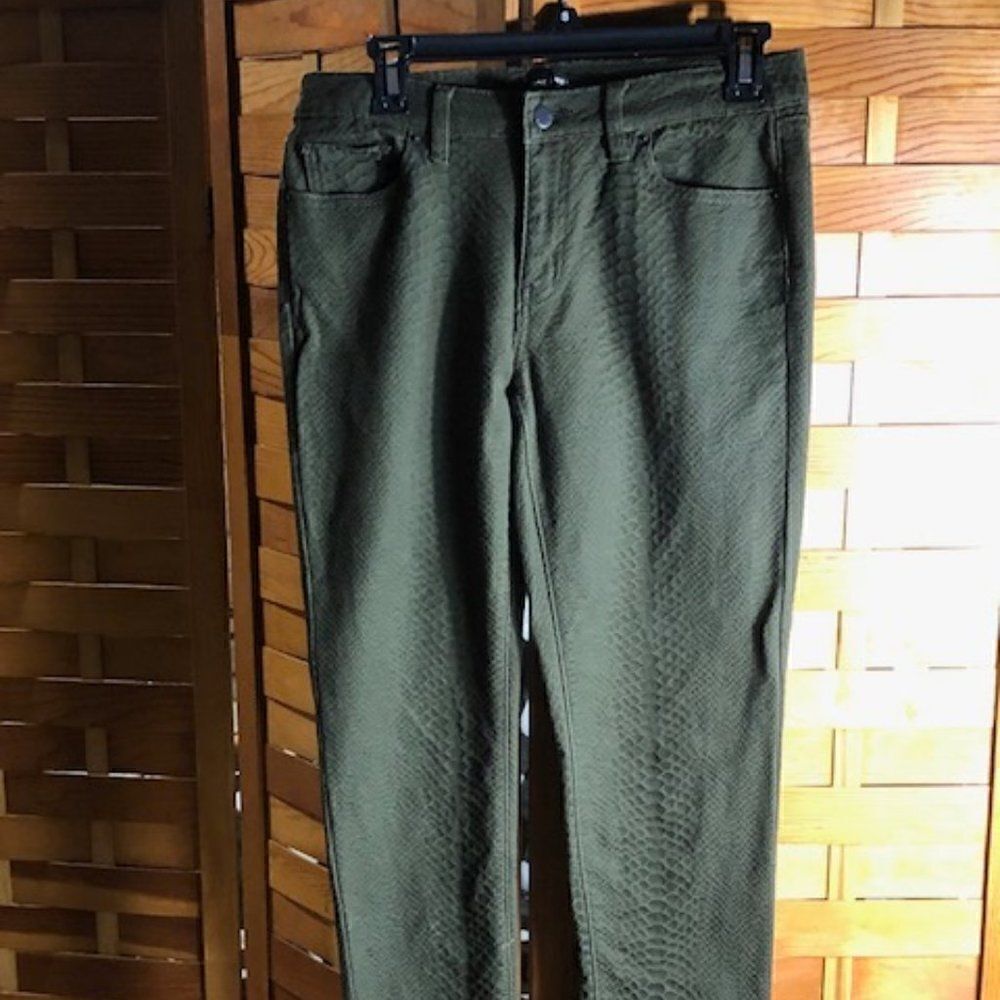 Olive Green Joe Fresh Skinny Jeans with‎ reptile texture size 4/27
